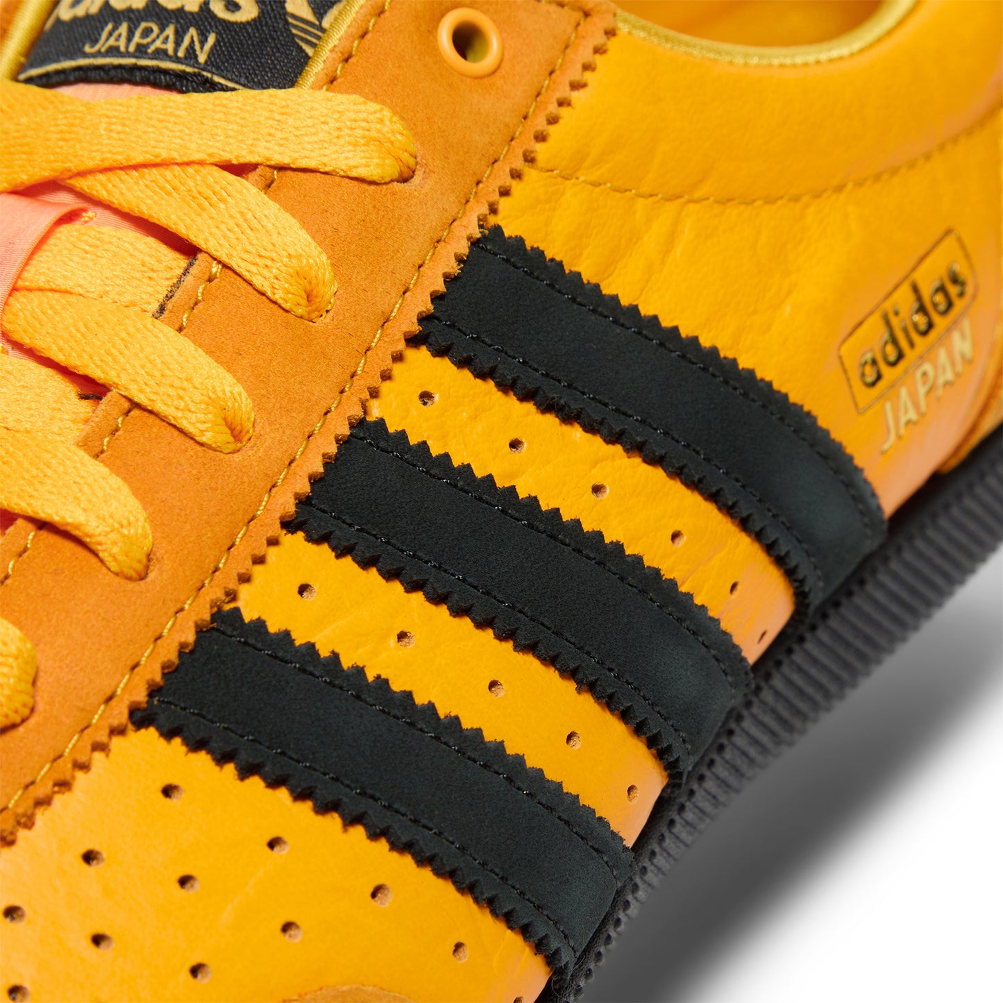 Adidas Japan (CREYEL,CBLACK,GOLDMT)
